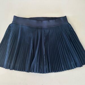 Lululemon Varsity Pleated skirt size 10 Navy